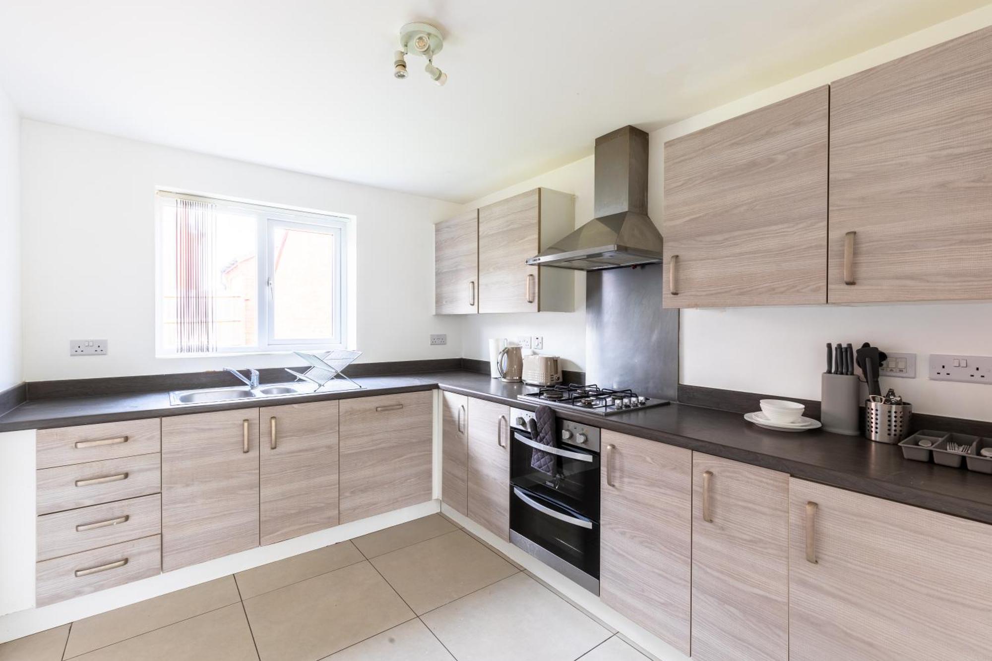 Spacious 4-Bedroom Home Near City Centre With Parking Ноттінгем Екстер'єр фото